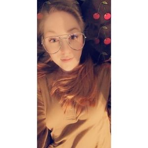 Meet your Posher, Alissa